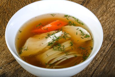 tavuk çorbası erişte ile