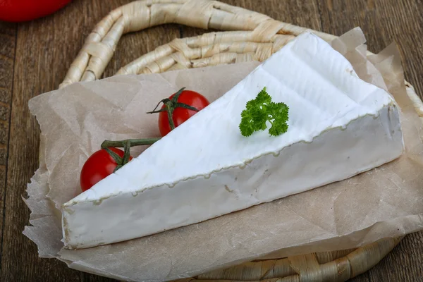 Вкусный сыр Бри — стоковое фото