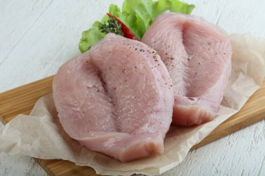 çiğ hindi göğsü