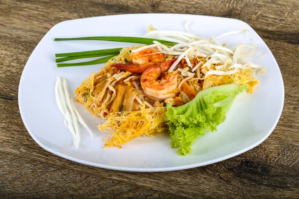 Almohadilla tradicional tailandesa con camarones —  Fotos de Stock