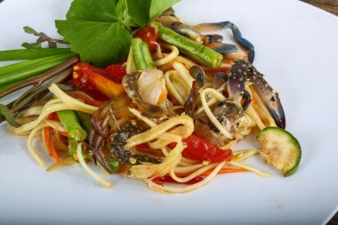 Tay baharat Yengeç Salatası