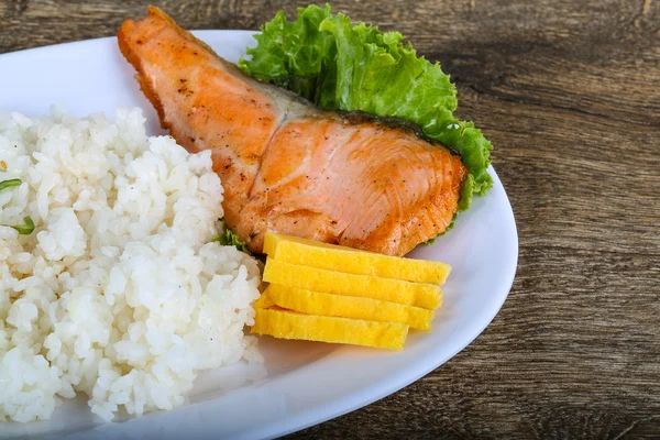 Bife de salmão assado — Fotografia de Stock