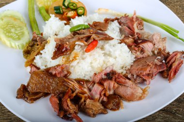 Pirinç lezzetli domuz eti