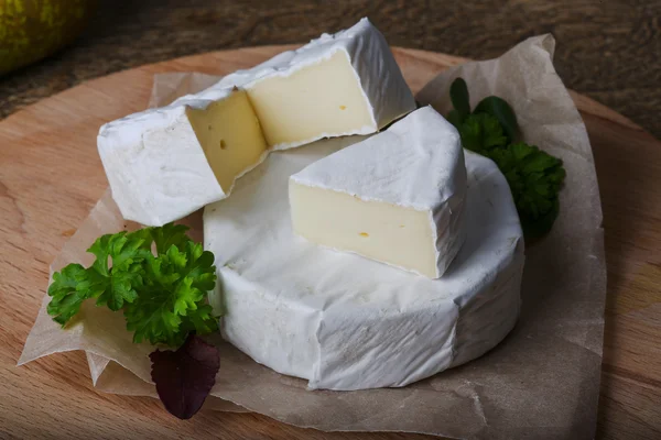 Lahodný sýr camembert — Stock fotografie