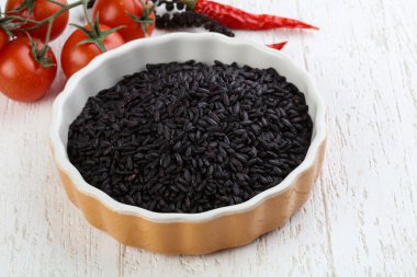 Ham siyah yabani pirinç