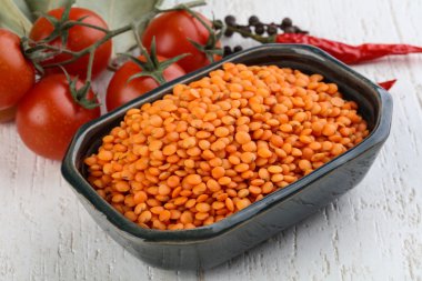 çiğ kırmızı mercimek