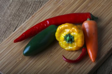 Taze olgun biber karışımı