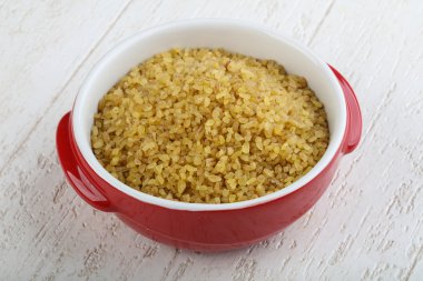Ham bulgur yemek pişirmek için hazır