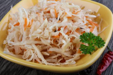 Mayalanmış lahana lahana turşusu