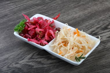 Viniagrette ve fermente lahana 