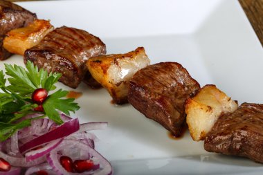 Sıcak sulu kuzu şiş