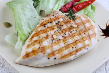 Izgara tavuk göğsü.
