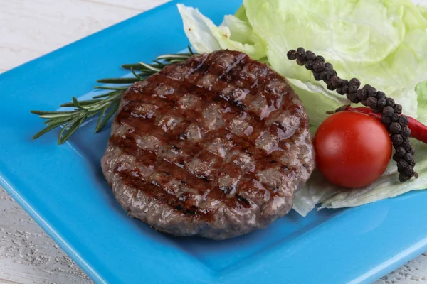 Kotlet z grilla burger — Zdjęcie stockowe