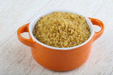 Kabın içinde ham bulgur