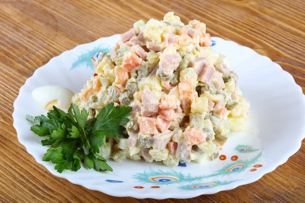 Berühmter russischer Salat — Stockfoto