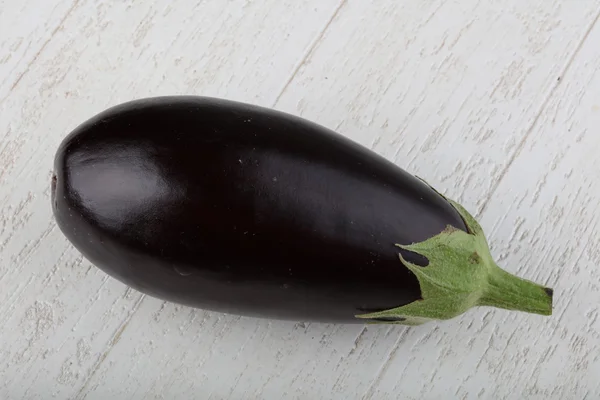 Raw ripe eggplant — Stock Photo, Image