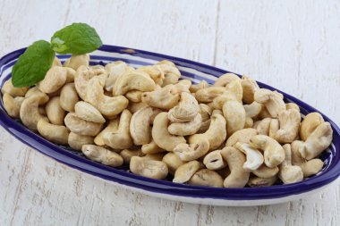 kabın içinde kaju fıstığı