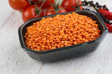 çiğ kırmızı mercimek