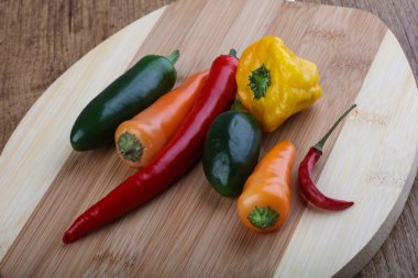 Taze olgun biber karışımı