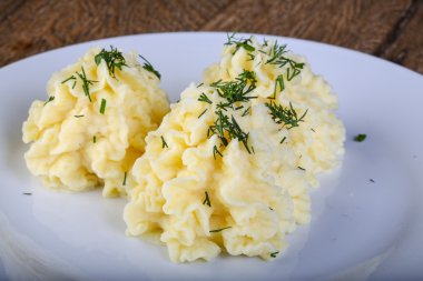 Dereotu ile püre patates