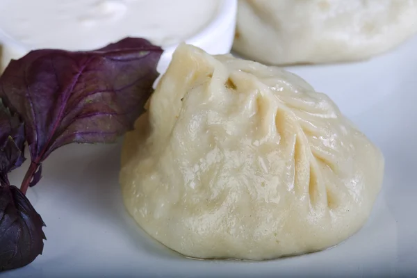 Albóndigas uzbekas con salsa —  Fotos de Stock