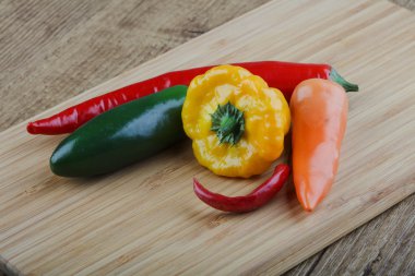 Taze olgun biber karışımı