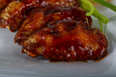 Teriyaki tavuk kanadı