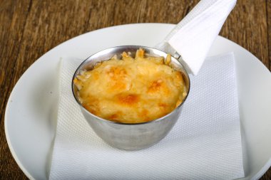 Tavuk ve mantar graten