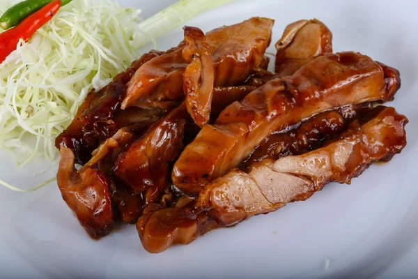 Teriyaki tavuk otlar ve baharatlar ile 