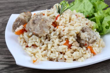 Pilavı pilav et ve havuç ile 