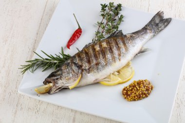 Hardallı ızgara levrek