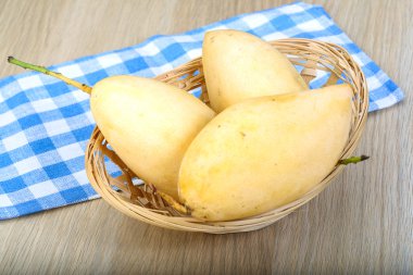 Sarı olgun mango