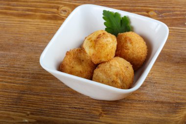 İştah açıcı peynir topları