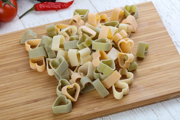 Simboli di cuori di pasta cruda — Foto Stock