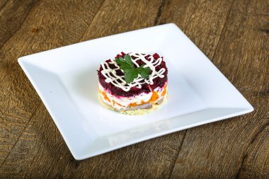 Rus ringa balığı salatası