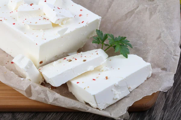 beyaz peynir ile baharat