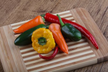 Taze olgun biber karışımı