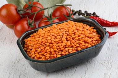 çiğ kırmızı mercimek