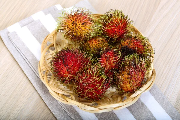 Fresh ripe sweet rambutan — Stock Photo, Image