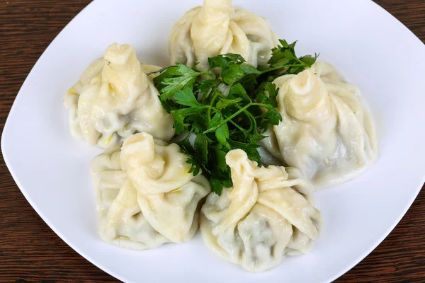 Kaukasiska stora dumplings — Stockfoto