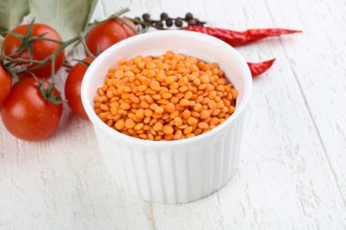 çiğ kırmızı mercimek