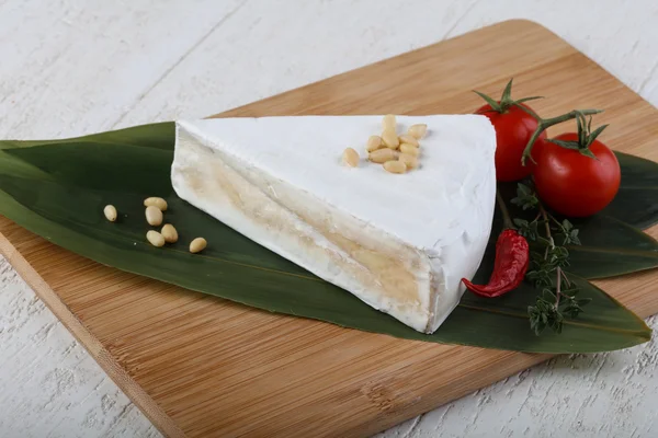 Delizioso formaggio Brie — Foto Stock