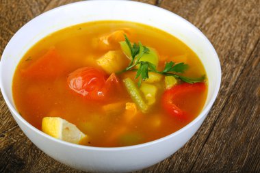 Sıcak somon çorbası