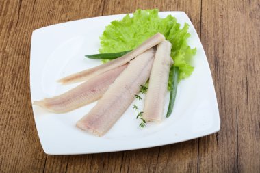 Füme yılan balığı fileto