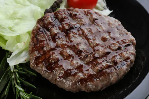 Gegrilltes Burger-Schnitzel — Stockfoto