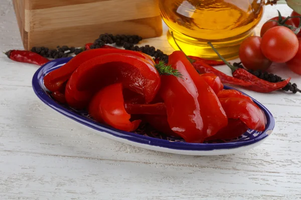 Маринованный красный перец — стоковое фото