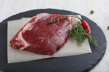 çiğ antrikot biftek