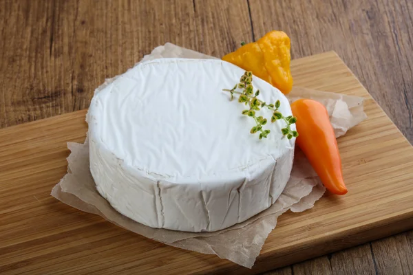 Delicioso queijo camembert — Fotografia de Stock