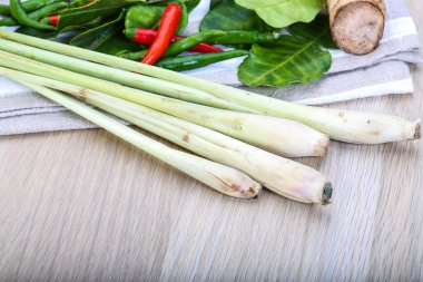 Lezzetli Tom yam otlar seti