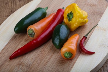 Taze olgun biber karışımı